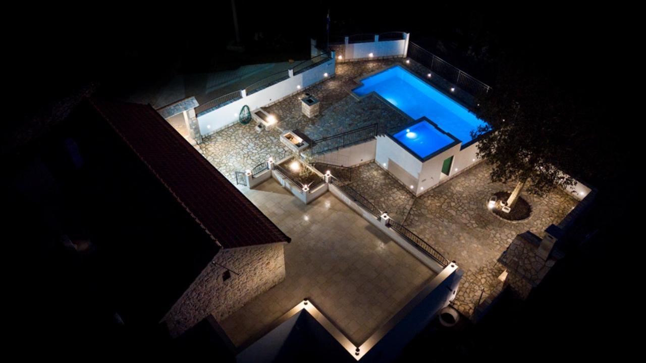 Dvori Stipanovi With Heated Pool And Jacuzzi Villa Donje Rascane Exterior foto