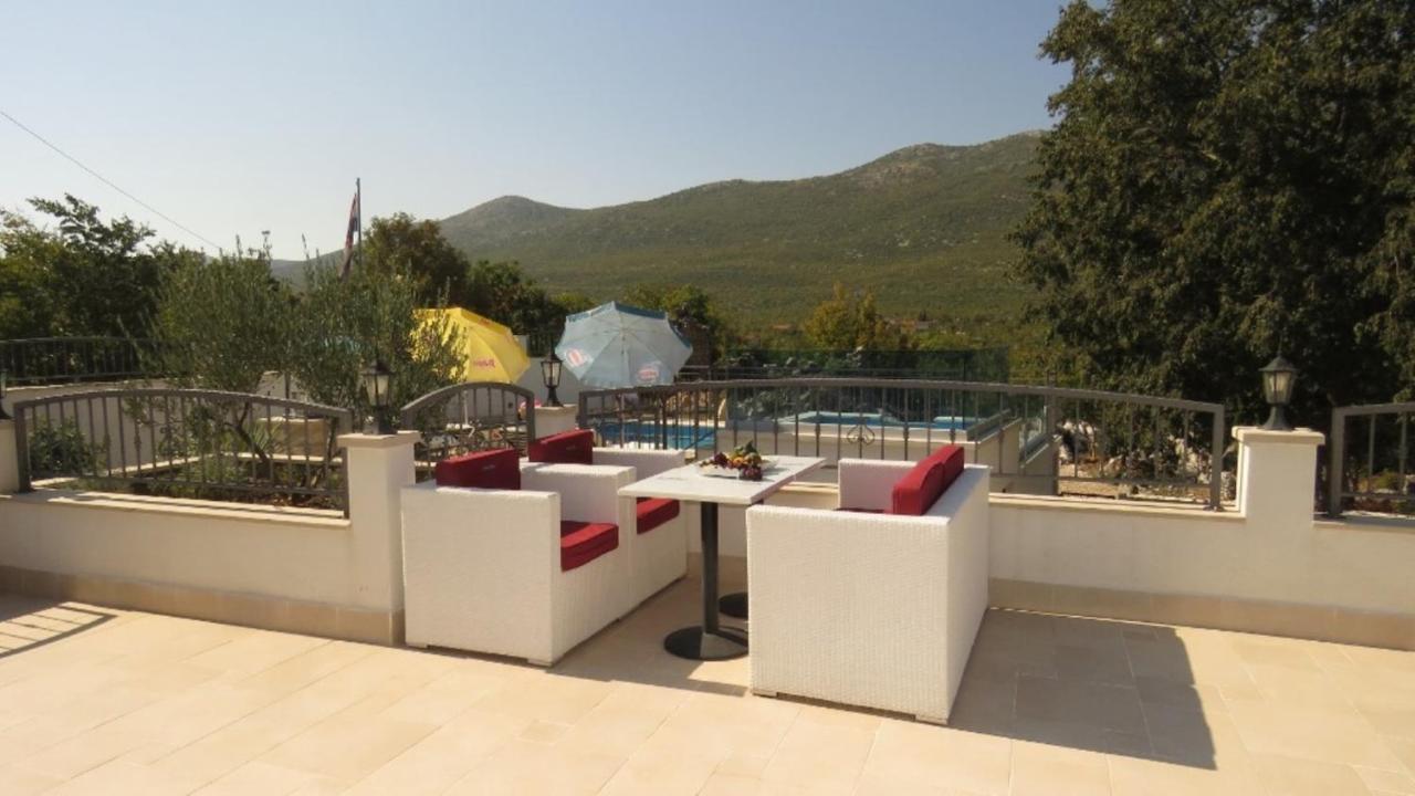 Dvori Stipanovi With Heated Pool And Jacuzzi Villa Donje Rascane Exterior foto