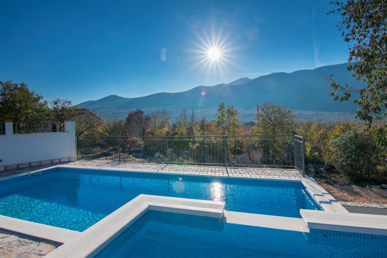 Dvori Stipanovi With Heated Pool And Jacuzzi Villa Donje Rascane Exterior foto